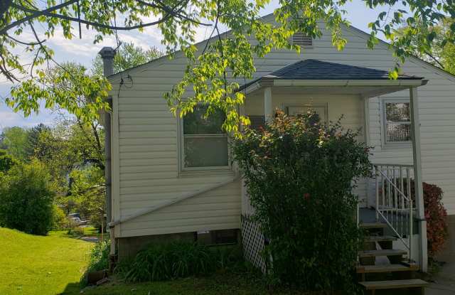 Wiles Hill near Med Center - 2 Bedroom House - Available 06/04/2026 - 628 Jones Avenue, Morgantown, WV 26505