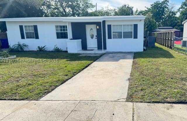 1100 NW 11th Pl Gallery 1