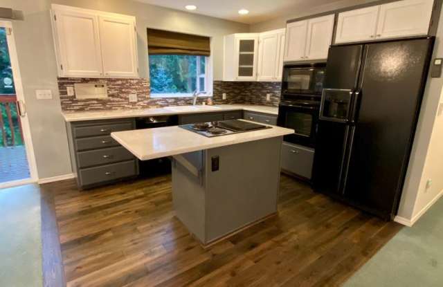 6351 23rd Ave SW 6351 23rd Ave SW - 6351 23rd Avenue Southwest, Seattle, WA 98106