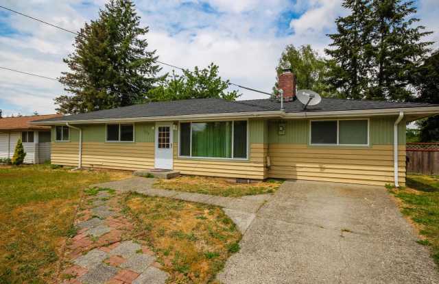 Central Federal Way Home - Move in Ready - 1228 South 313th Street, Federal Way, WA 98003