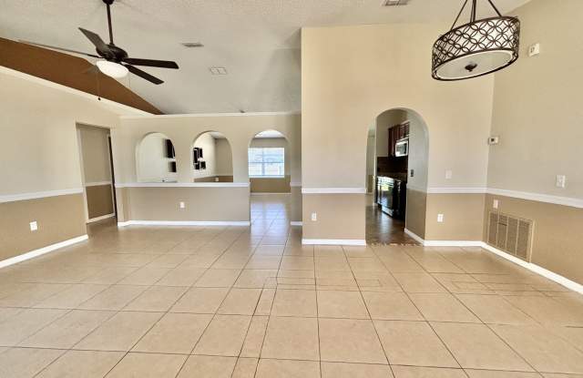 913 Nancy Court Gallery 4