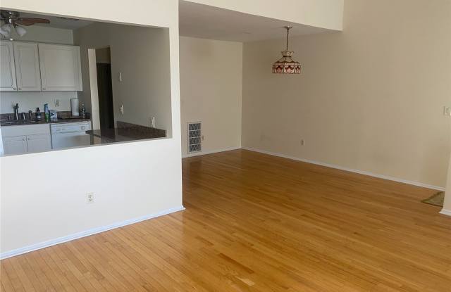 242 Windward Court N Gallery 4