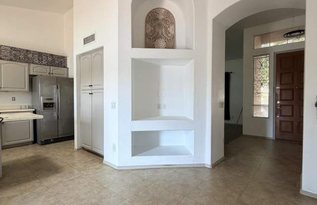 5215 W TONOPAH Drive Gallery 4