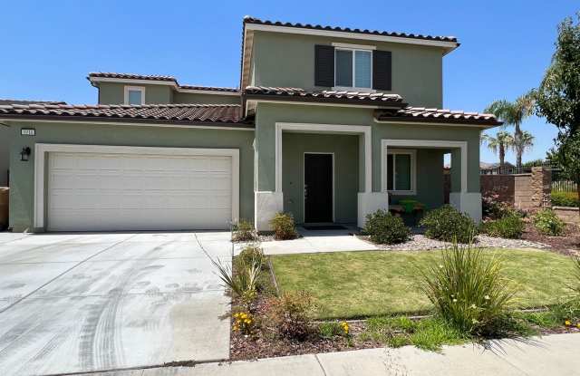 Beautiful home in City of the Hills Gallery 3