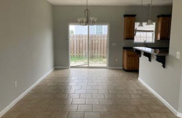 Charming 3 BR/2.5 bath  in a quiet, well-kept neighborhood. Convenient to schools, Tyndall AFB, shopping and hospitals photos photos