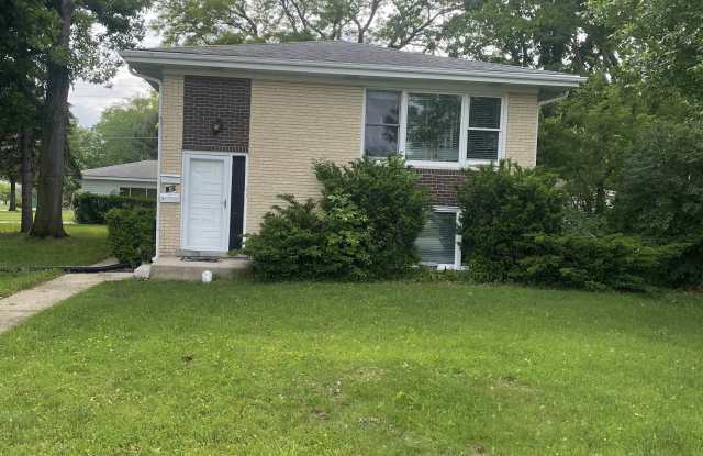 250 Wayne Ct Gallery 1