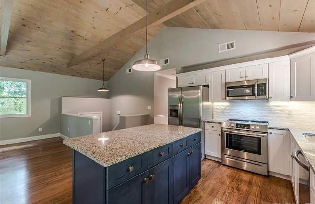 14 Deerfield Drive Gallery 2