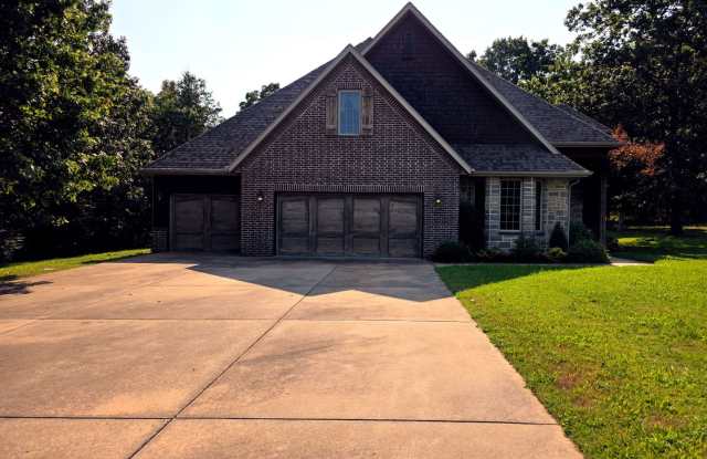 Gorgeous 4 Bedroom Home for Rent in Saddlebrooke, MO photos photos Gorgeous 4 Bedroom Home for Rent in Saddlebrooke, MO photos photos