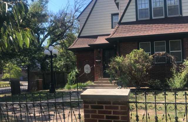 College Hill duplex for rent! photos photos
