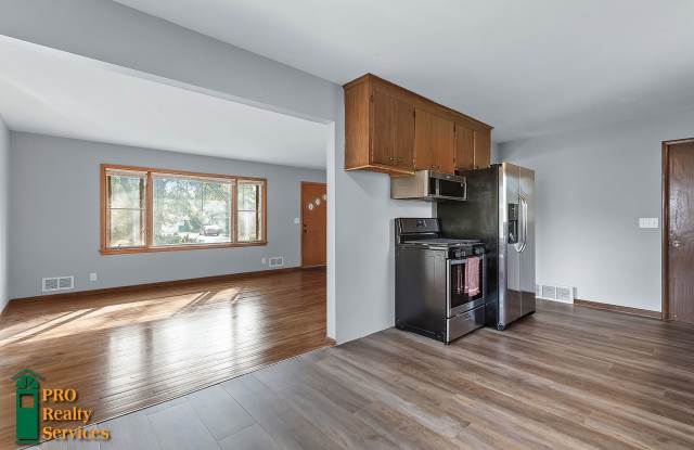 3 Bedroom Home in Brooklyn Center - 6219 Regent Avenue North, Brooklyn Center, MN 55429