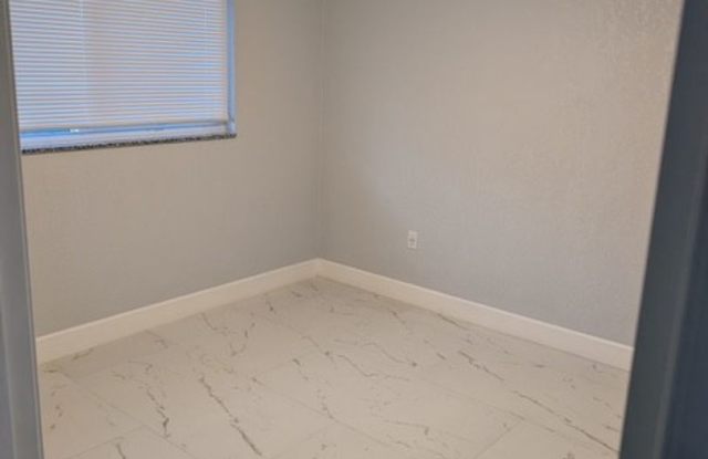 Beautifully Remodeled West Bradenton Duplex – 2 Bedroom | 1 Bath Gallery 3