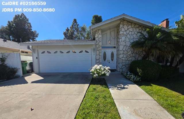 Irvine 3 Bedroom Home With Pool photos photos