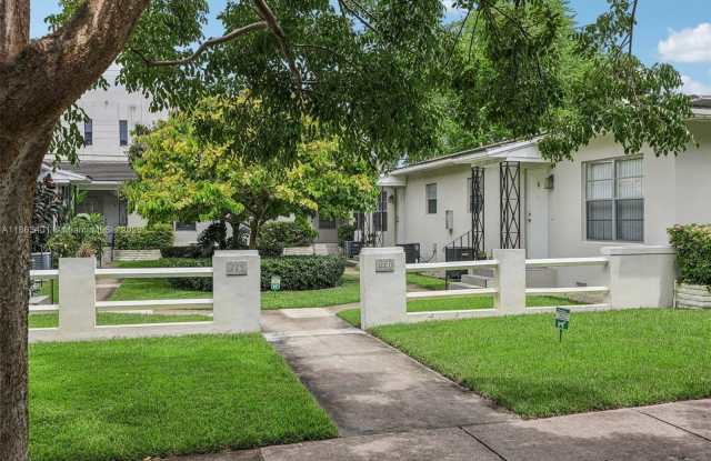 221 Antiquera Ave photos photos