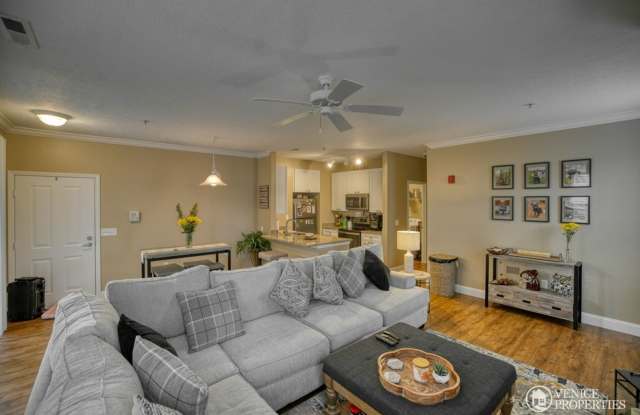 Two Bedroom with Garage near Grandview Gallery 4