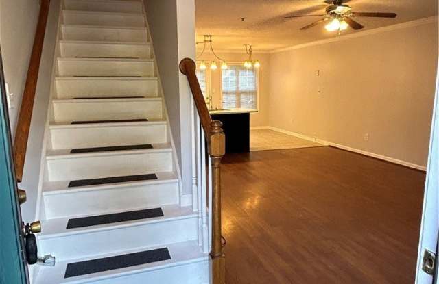637 Huntington Road Gallery 3
