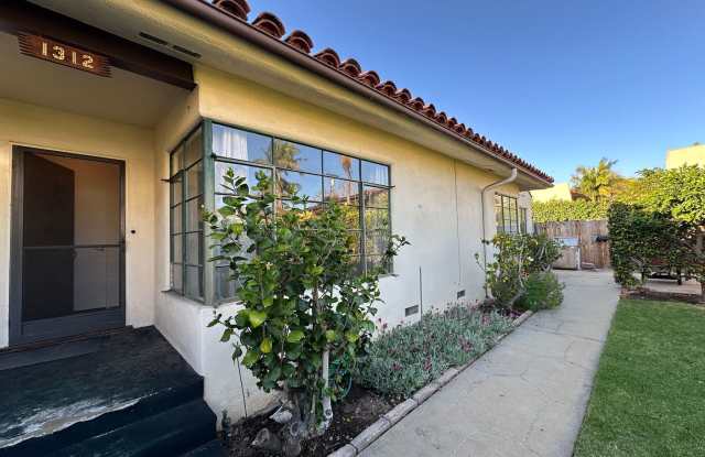 1310-1312 Bath St photos photos