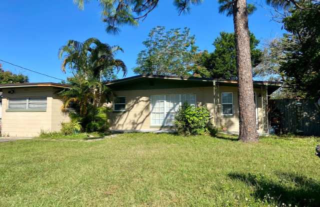 3/1 Single Family Home Available For Move In photos photos