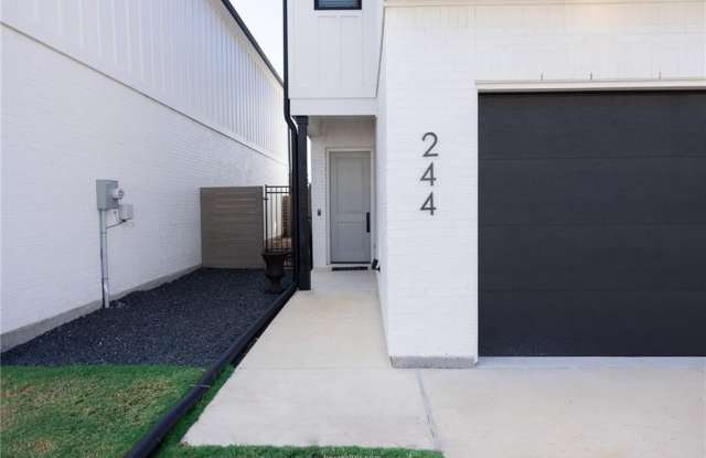 244 Estates Circle Gallery 2