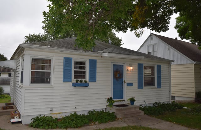 4421 16th Ave S - 4421 16th Avenue South, Minneapolis, MN 55407