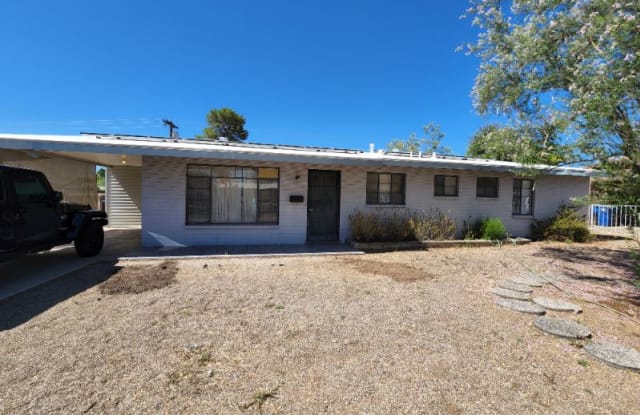 6011 E 27th Ave - 6011 East 27th Street, Tucson, AZ 85711