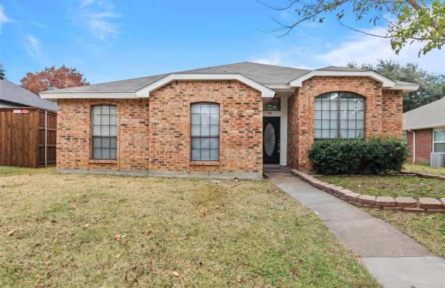 Welcome to this stunningly updated, three-bedroom, two-bath home located in the desirable Valley Vista subdivision in Lewisville. - 983 Downey Drive, Lewisville, TX 75067