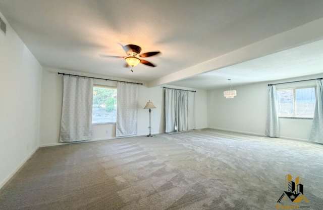 5620 Greenacres Way Gallery 3