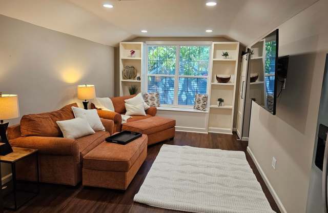 Charming 1BR Apartment in Columbia Gallery 1