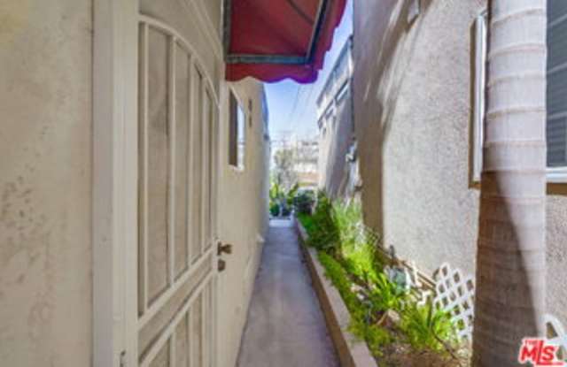1718 Van Horne Lane Gallery 3