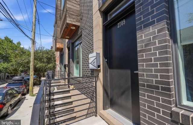 2709 CAMBRIDGE STREET Gallery 2