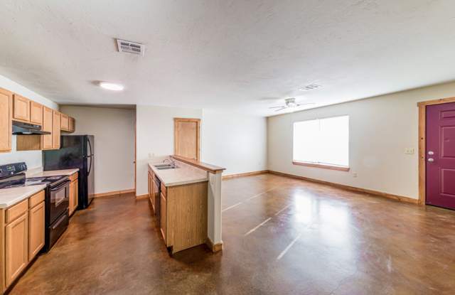 2505 West 58th Street Gallery 3