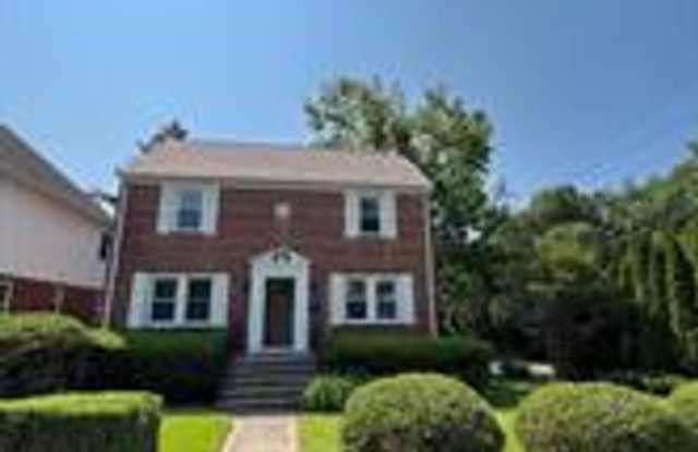 CHARMING BRICK COLONIAL HOME IN ROCKVILLE, CLOSE TO METRO AND ROCKVILLE TOWN CENTER photos photos