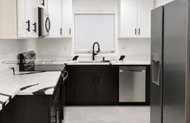 1039 NE 17th Ave  # 1039, Fort Lauderdale, FL 33304 Gallery 1