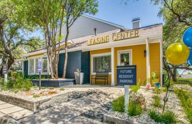 11692 Huebner Rd Gallery 4