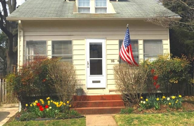 16 MAPLE STREET E - 16 E Maple St, Alexandria, VA 22301