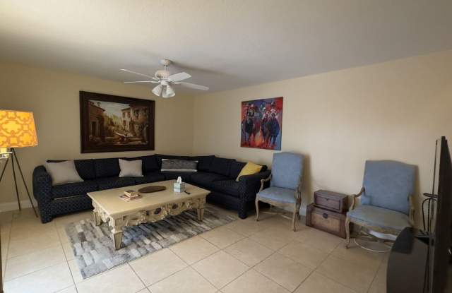 Spacious Wellington End-Unit Townhome | 2 Primary Suites | Screened Patio photos photos