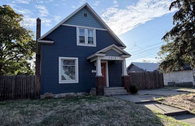 Charming home Corbin Park area 2 bed/1.5 bath Gallery 1