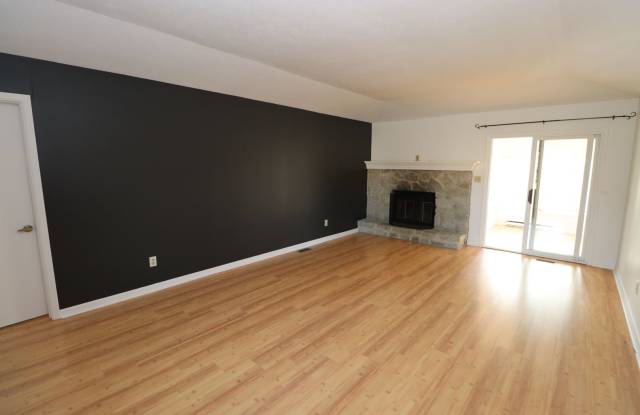 Beautiful Home on Cul-de-Sac with Large Fenced in Backyard photos photos