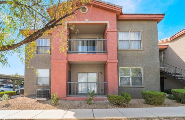 Beautiful Condo with Spacious Layout! Gallery 3