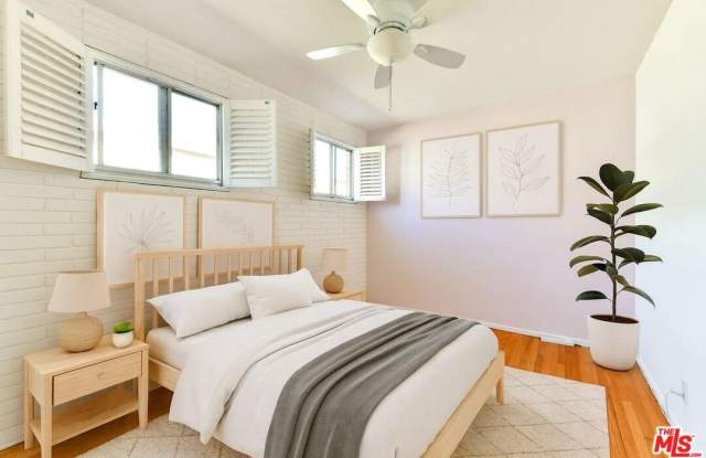 2033 Cloverfield BLVD photos photos