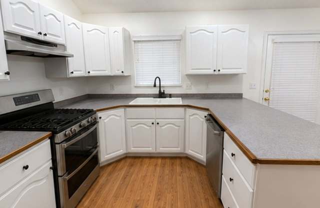 Beautiful 5-Bedroom Home in Springville Gallery 3