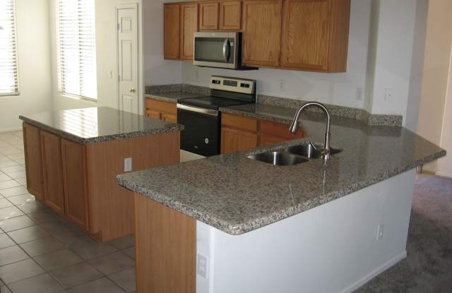 1556 N Hibbert -- Gallery 2