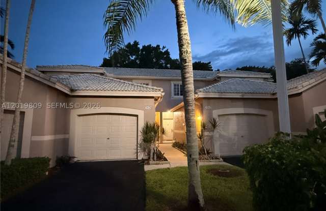 2078 Madeira Dr Gallery 2