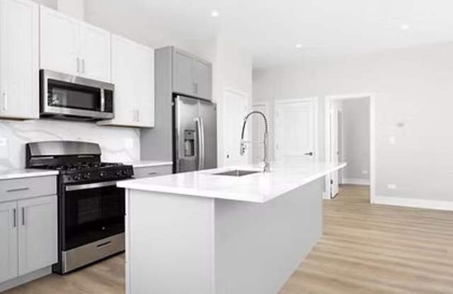 5073 North Northwest Highway photos photos
