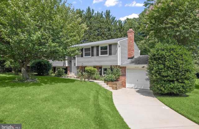 5435 THE BRIDLE Path photos photos