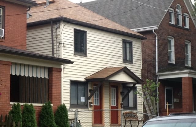 7122 1/2 Whipple St - 7122 1/2 Whipple St, Swissvale, PA 15218