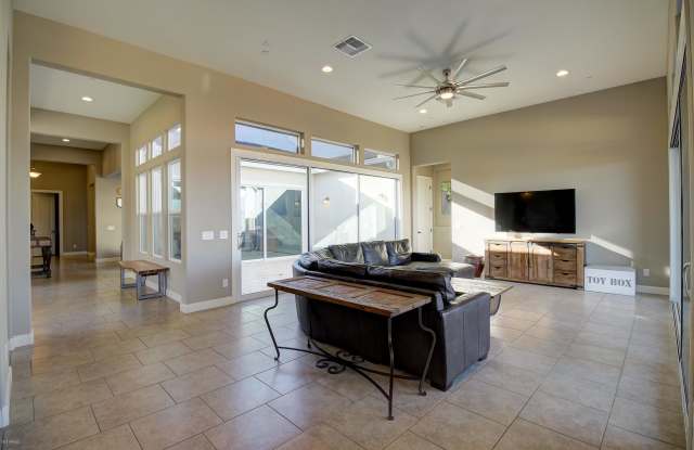 5313 N 145TH Drive Gallery 3