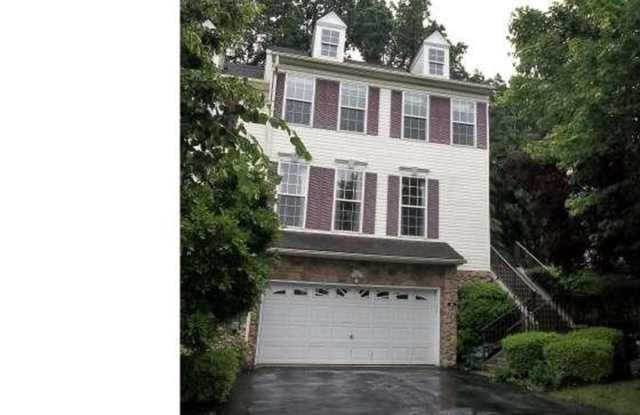 208 FRINGETREE DRIVE - 208 Fringetree Drive, Chester County, PA 19380