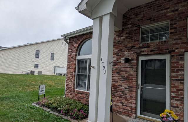 Lovely 3 Bedroom 2 Bathroom Condo Gallery 3