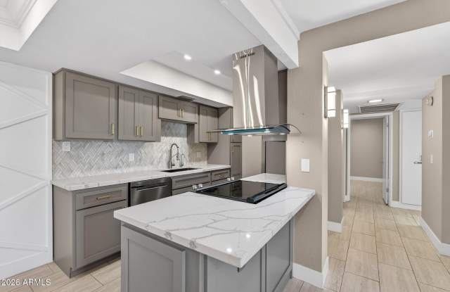 7557 N DREAMY DRAW Drive unit: 264 photos photos