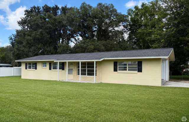 COMING SOON - MOVE IN SPECIAL- Won't last if you apply by 10/02/2026.  Your Next Home Could Be Here!  A Charming Home with Comfort, Convenience & Space to Make It Your Own Gallery 1